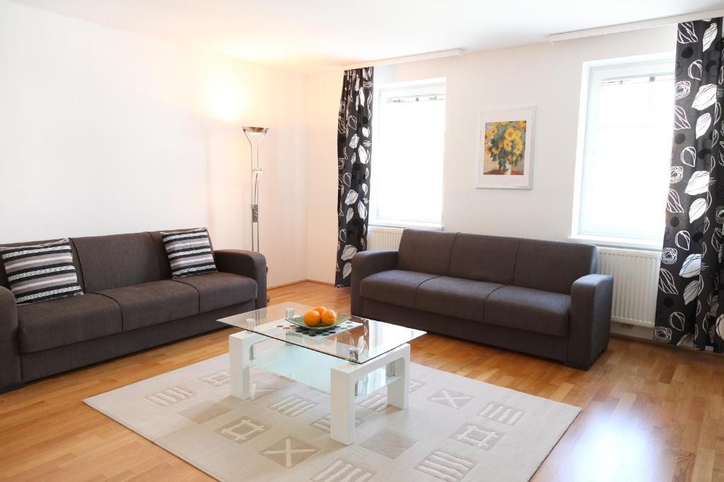 3 Rooms Sunny Apartments-Schoenbrunn, 100M2 With Balcony Viena Habitación foto