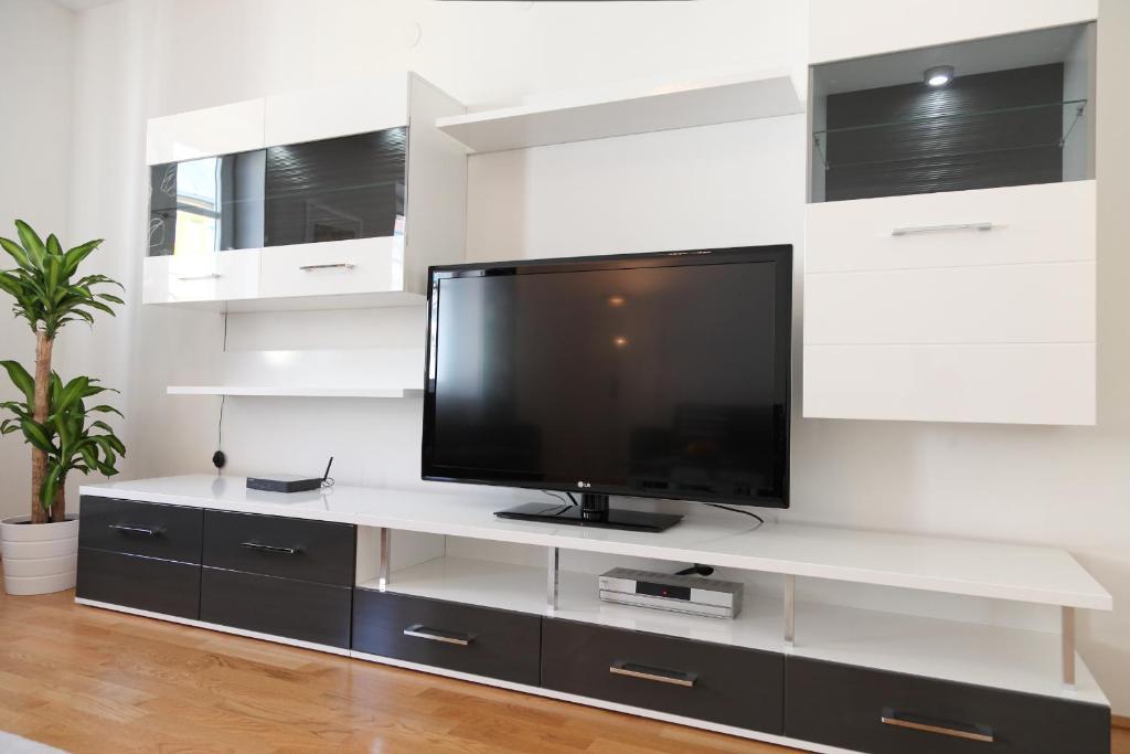 3 Rooms Sunny Apartments-Schoenbrunn, 100M2 With Balcony Viena Habitación foto